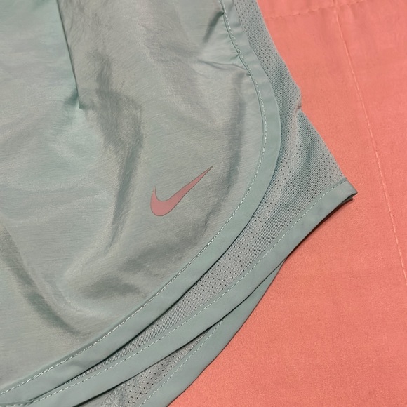 Women’s Nike Short Blue/Green Small - Picture 2 of 6